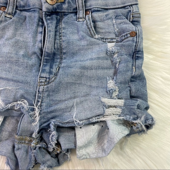American Eagle Distressed Curvy Hi-Rise Shortie size 0 - Picture 2 of 9